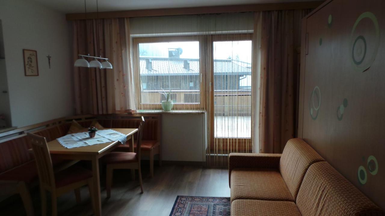 Sonnenappartement Mayrhofen Ruang foto